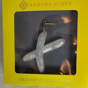Kendra Scott Iridescent Pearl Ivory Resin X Ornament Opalescent New